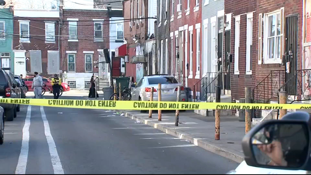 1 dead, another hospitalized after double shooting in Kensington