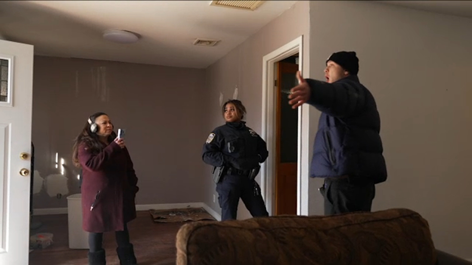 Photo of Squatter standoff captured on camera in Queens | 7 On Your Side Investigates