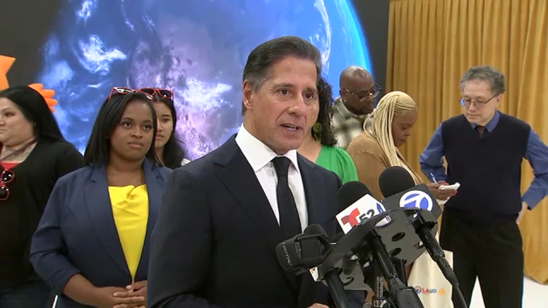 LAUSD presenta 'ED', una nueva herramienta de IA para estudiantes