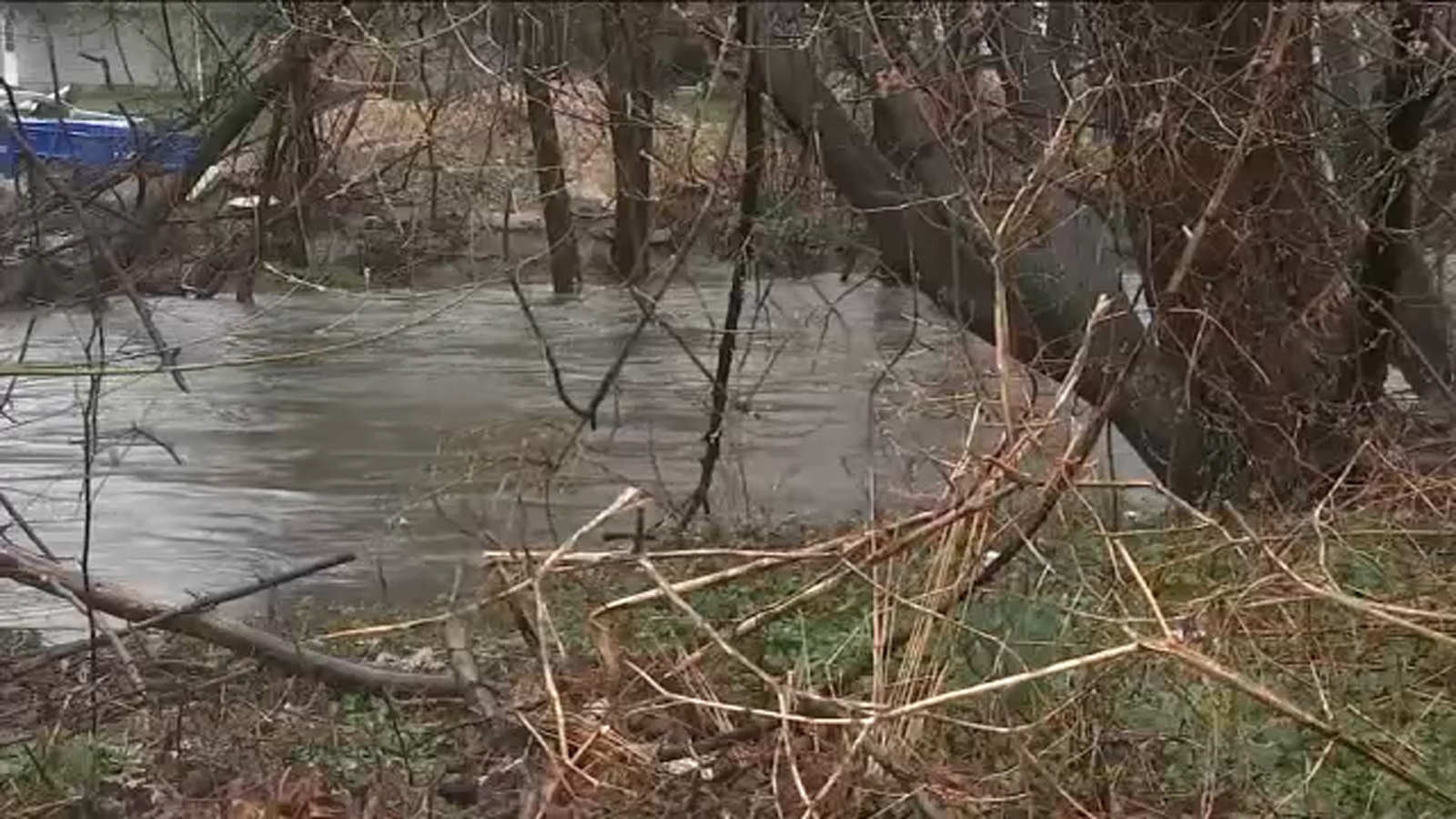 NYC weather Heavy rain causes treacherous roadways in New York City