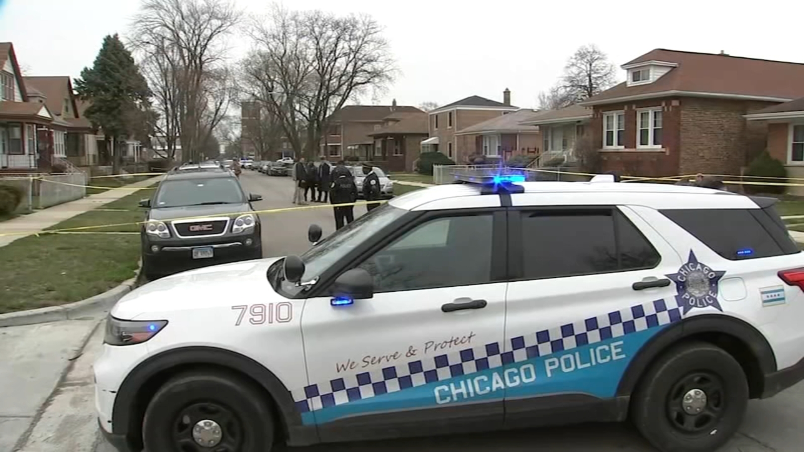 Roseland, Chicago shooting today 3 men shot, 1 killed in 700 block of East 104th Street, police