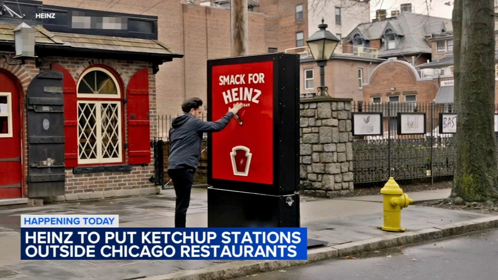 Heinz to put ketchup stations outside Chicago hot dog restuaurants