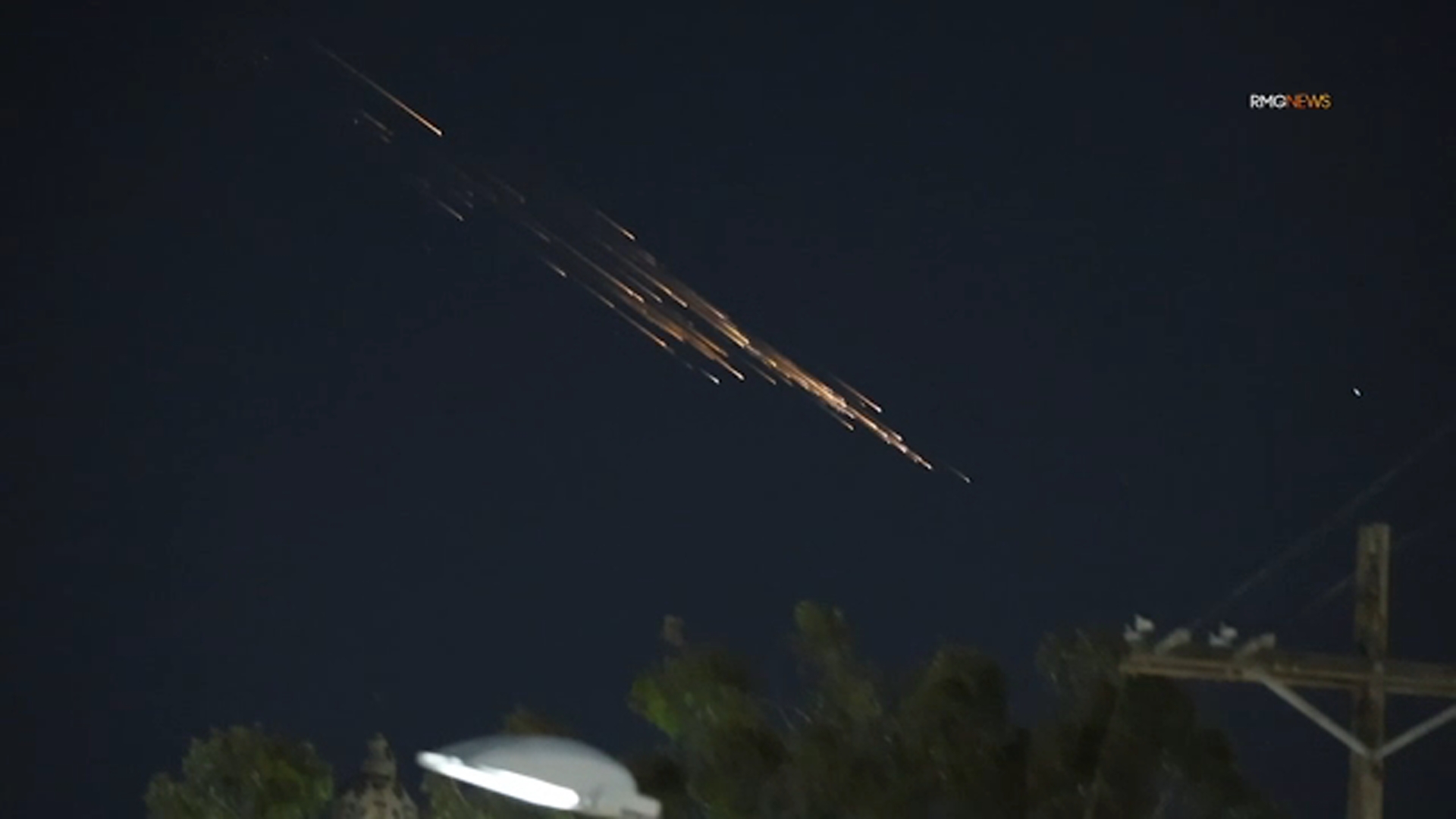 Varios objetos brillantes cruzan los cielos del sur de California