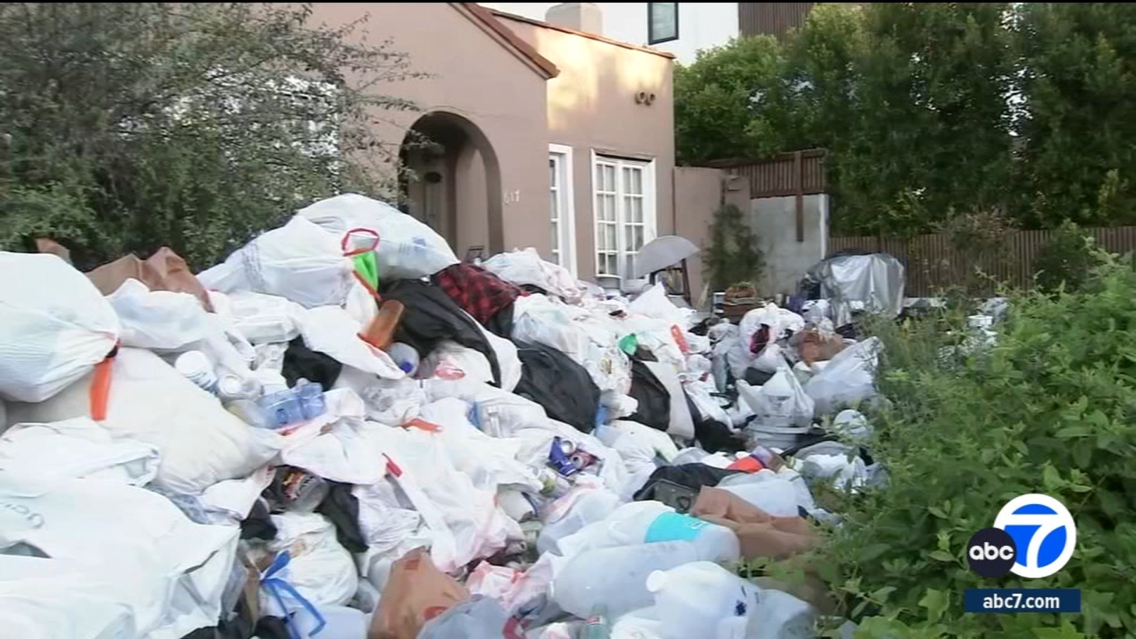 Alcaldesa Bass dice que equipos de la ciudad comenzarán la eliminación