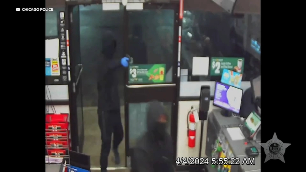 8 Chicago businesses robbed at gunpoint within 45 minutes: VIDEO