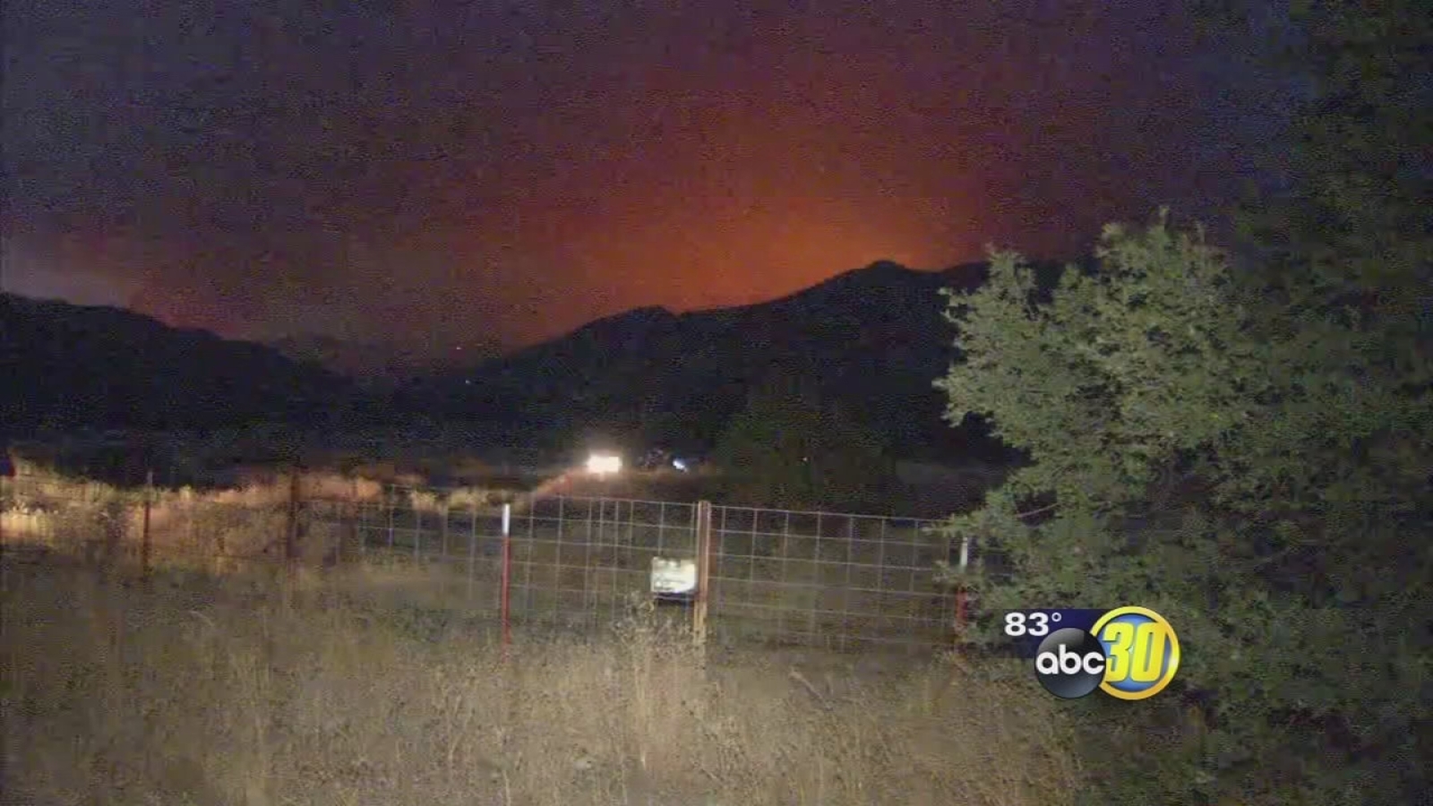 12 homes evacuated as fire west of Coalinga continues to burn ABC30