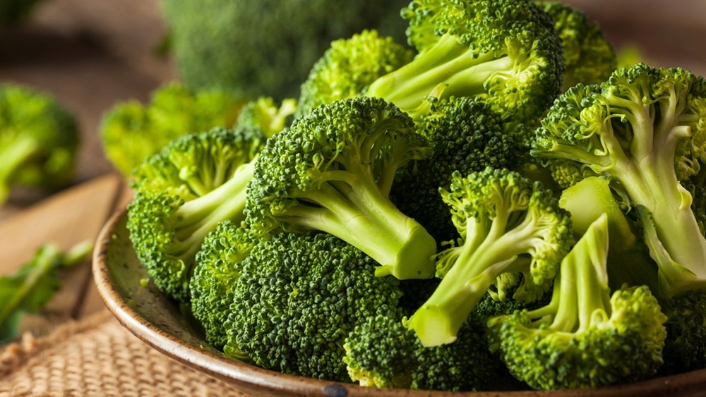 VIDEO: NJ girl offers broccoli bribe to mom