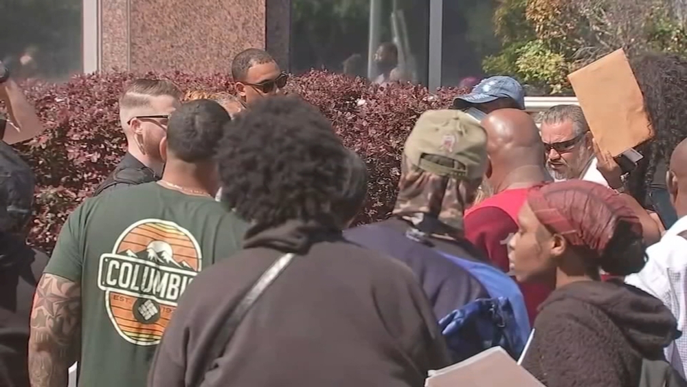 Long lines after IRS tax center in southwest Houston abruptly closes