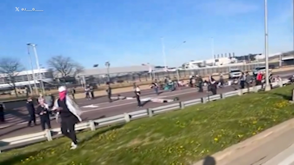 Pro-Palestinian protesters block traffic at O'Hare Airport