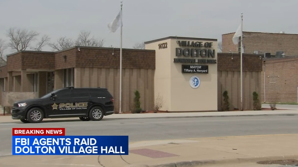 FBI raids Dolton Village Hall