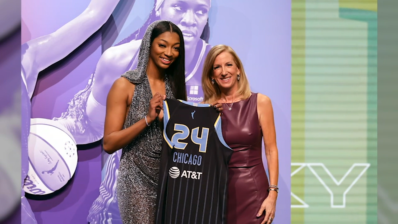 Chicago Sky introduce WNBA draft picks