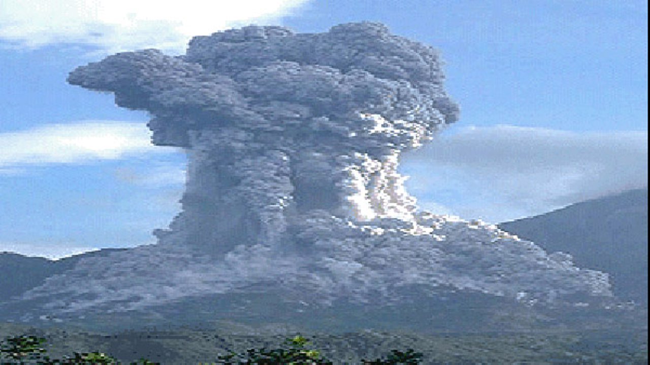 Guatemala Volcano Spews 3 Mile High Ash Plume Abc7 Chicago