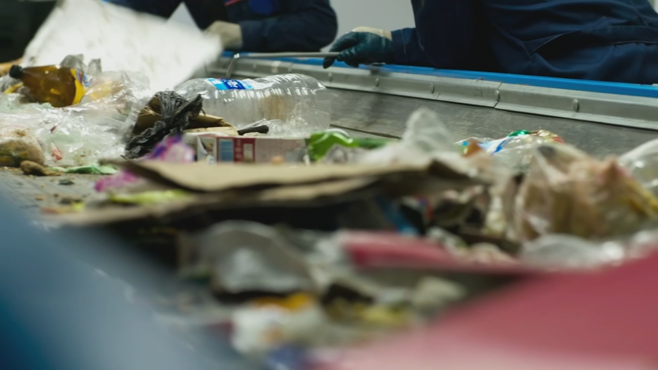 How does Houston manage recycling? ABC13 gets insight on the process