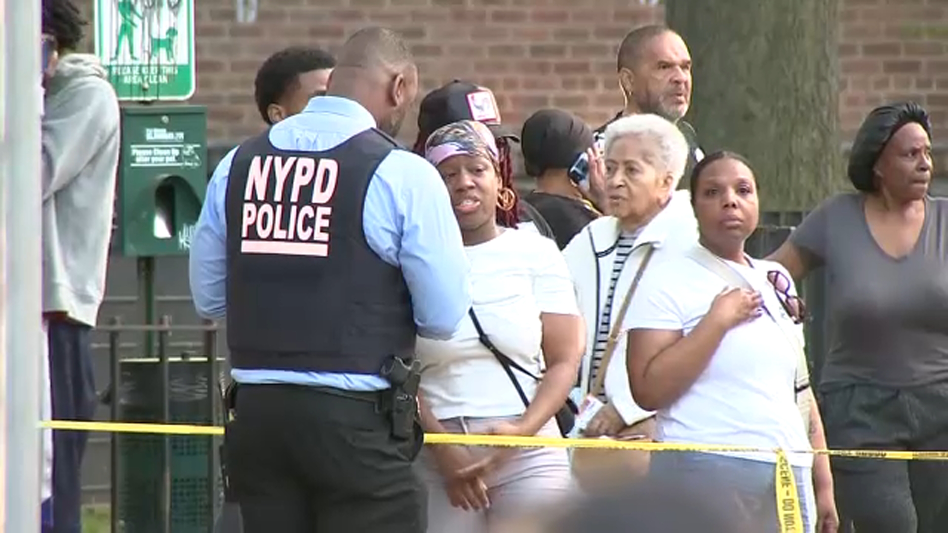 Man killed, 17-year-old injured in separate Bronx shootings