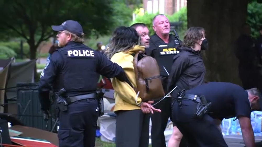 "We will not stop!": Arrest underway at UNC pro-Palestinian protest