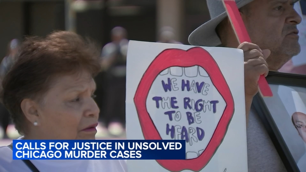 Families of Chicago murder victims want more urgency from CPD
