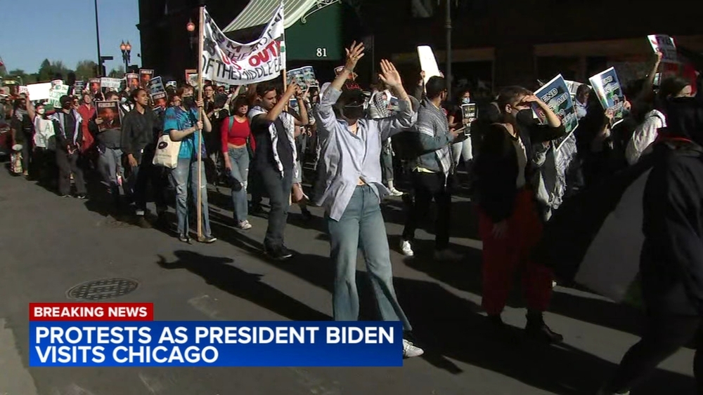 Chicago protests block downtown streets with President Biden in town