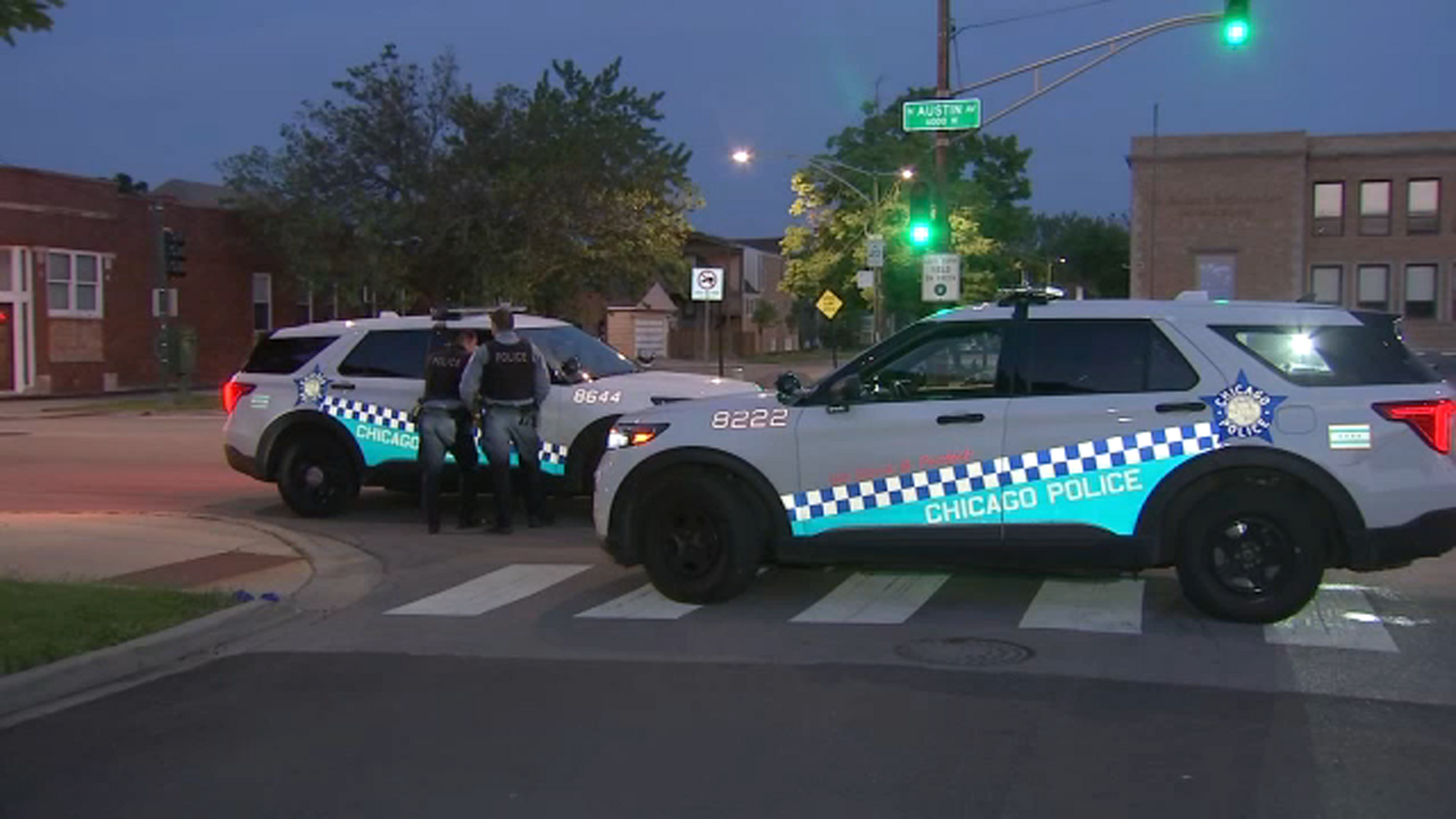 Man shot outside house on Eastwood Avenue in Jefferson Park on ...