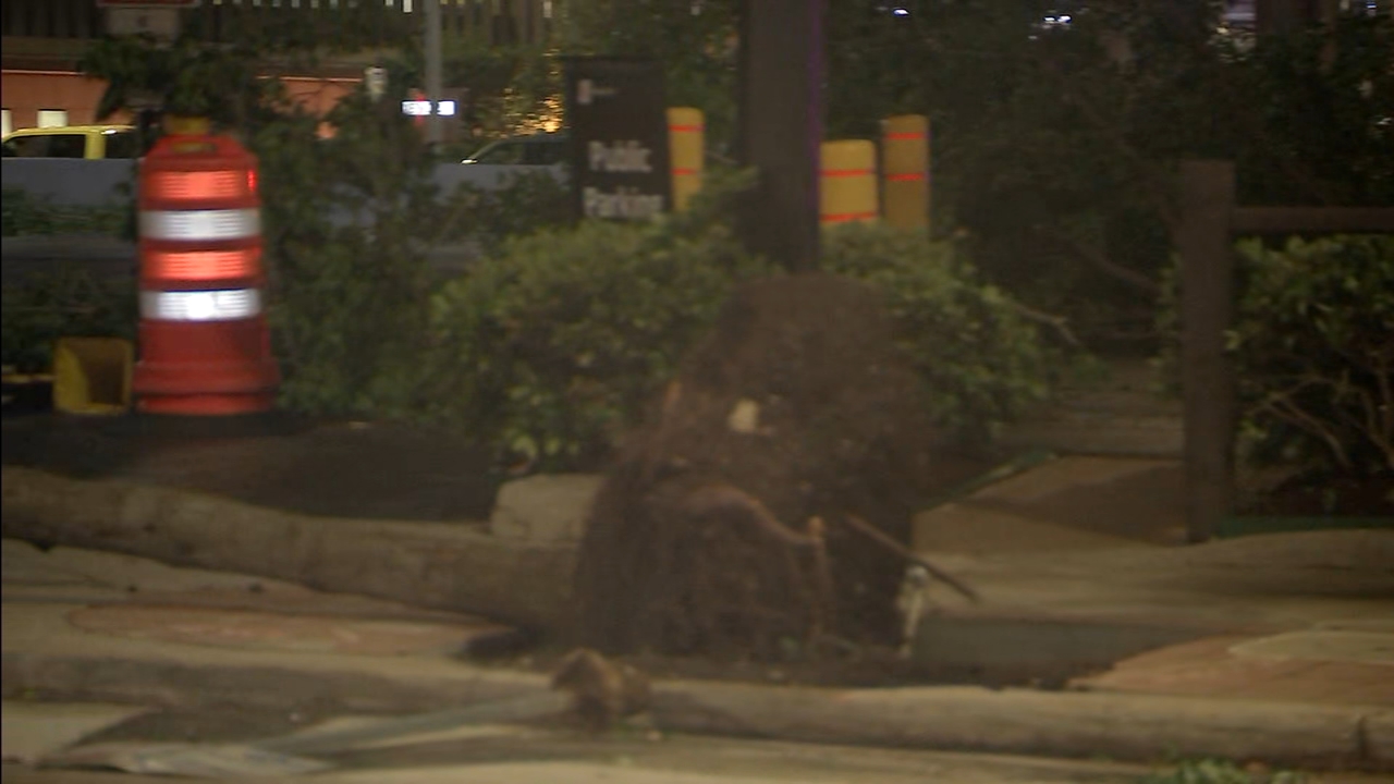 'Post-apocalyptic' scene unfolds in downtwon Houston during storm