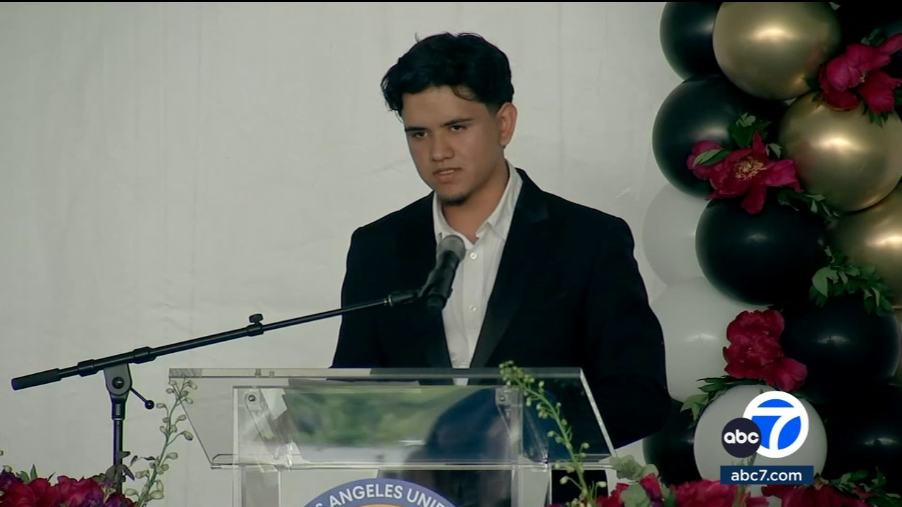 LAUSD honors graduating seniors facing housing instability, homelessness - Vimarsana News