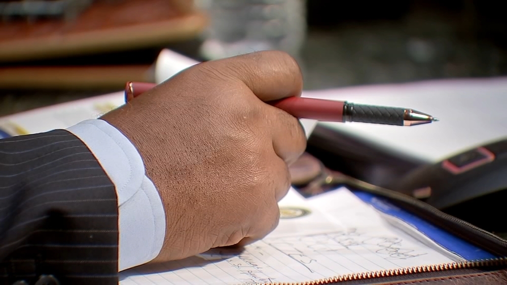 City Council considers hiring consultant for Houston to save money