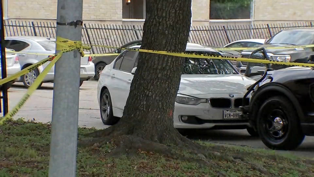 HPD officer fires shots at suspect in SW Houston neighborhood, police say