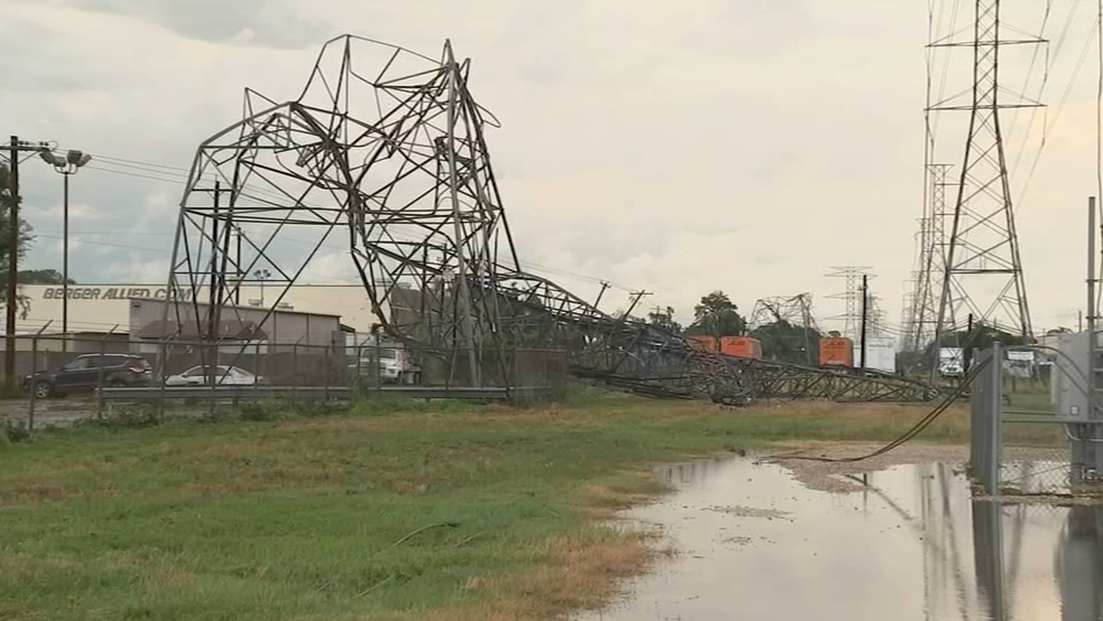Nearly 30K Houstonians still in the dark 1 week after deadly storm