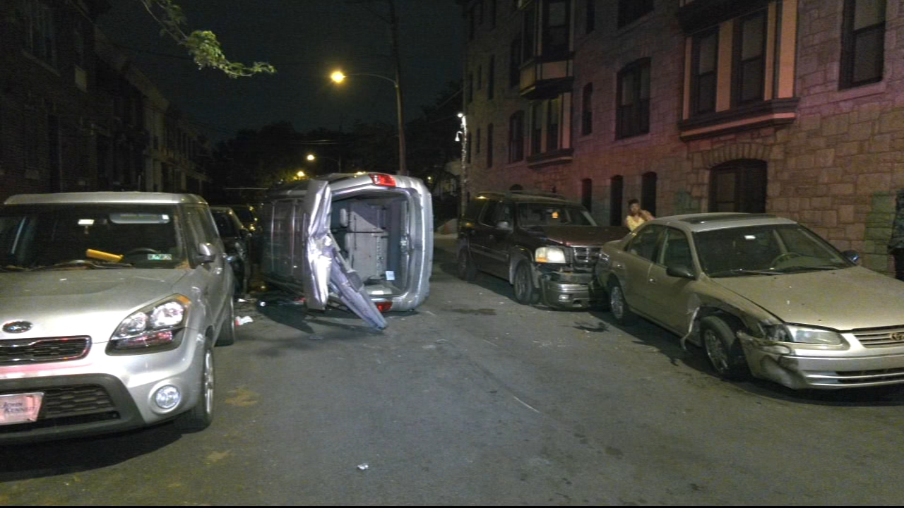 Walnut Street crash: Woman hospitalized after crashing vehicle into several parked cars in Spruce Hill - Vimarsana News