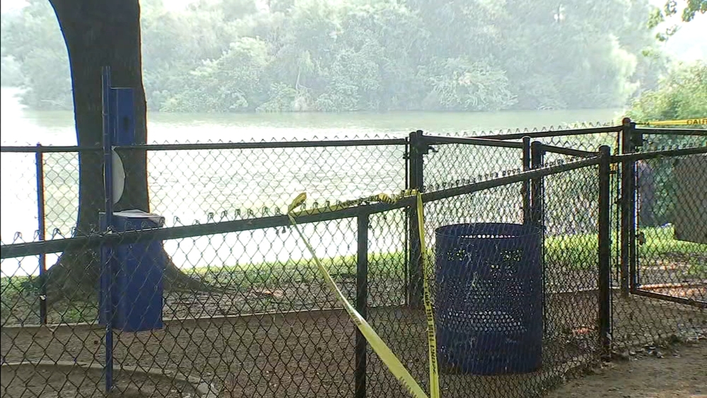 2 men found in lake after apparent drowning in SE Houston, HPD says