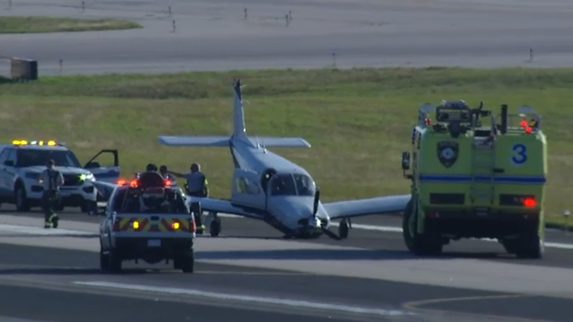 Small plane makes crash landing at RDU