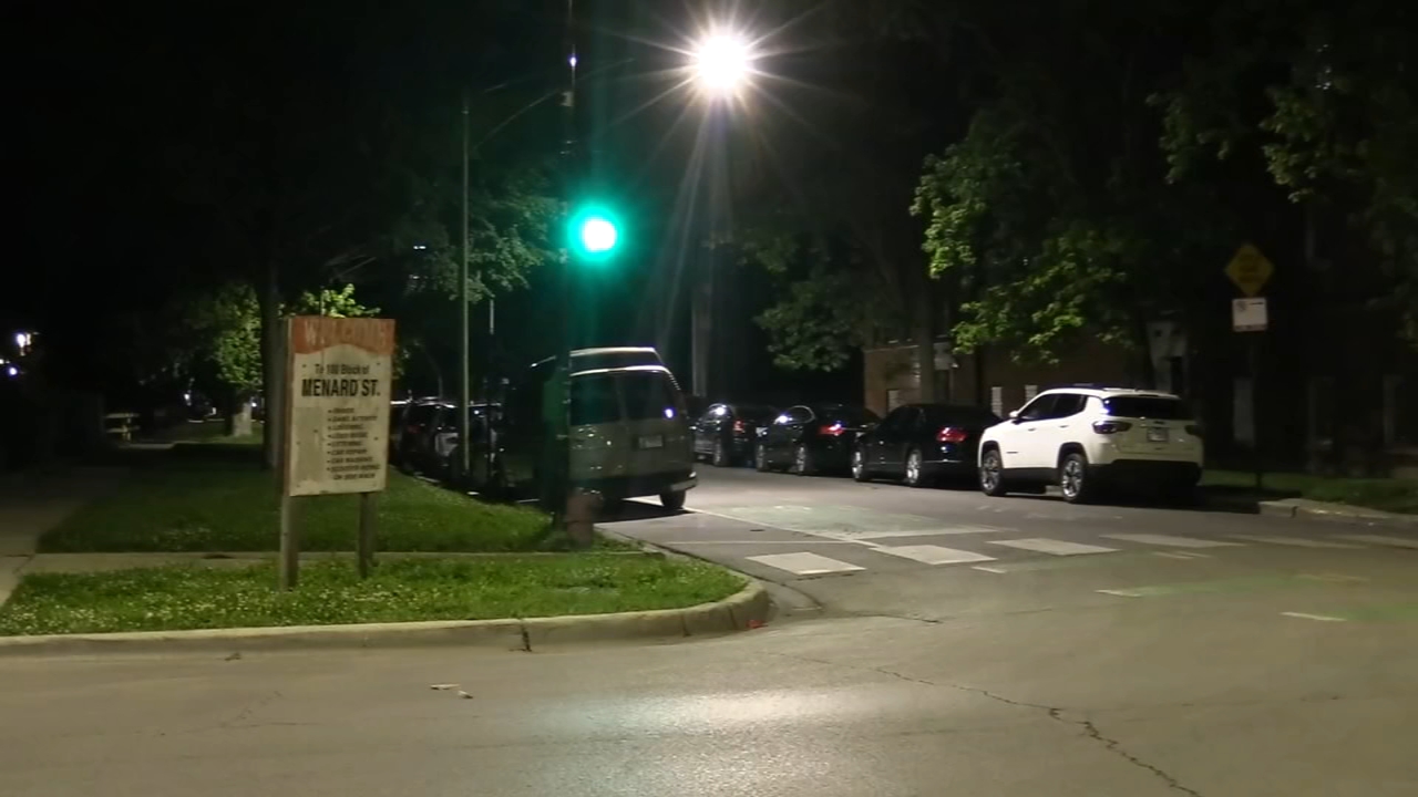 
2 boys critically injured in separate hit-and-runs, Chicago police say