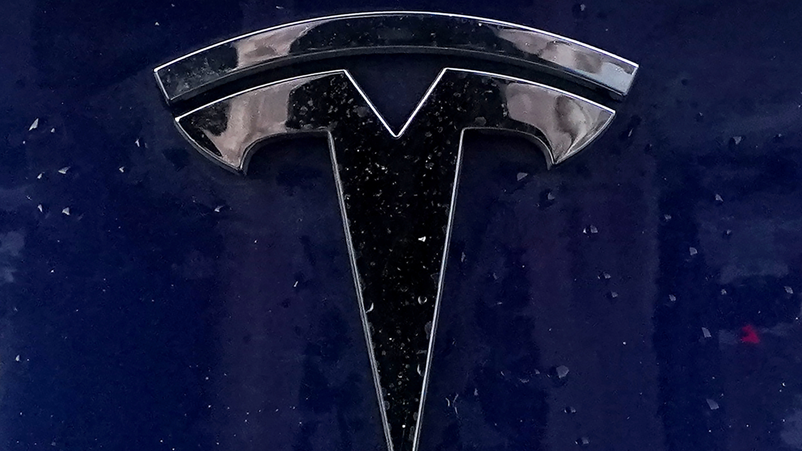 Tesla recalling more than 125,000 vehicles to fix seat belt warning system