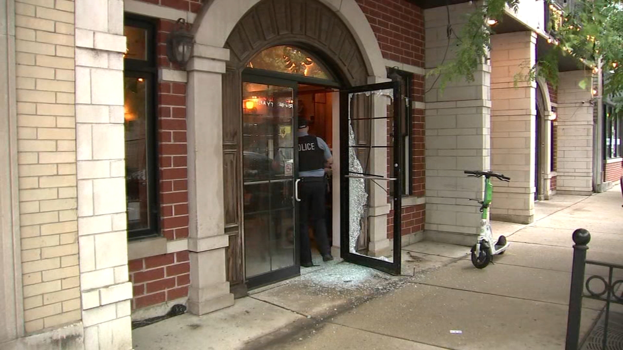 Smash-and-grab burglars target North Side restaurant: CPD