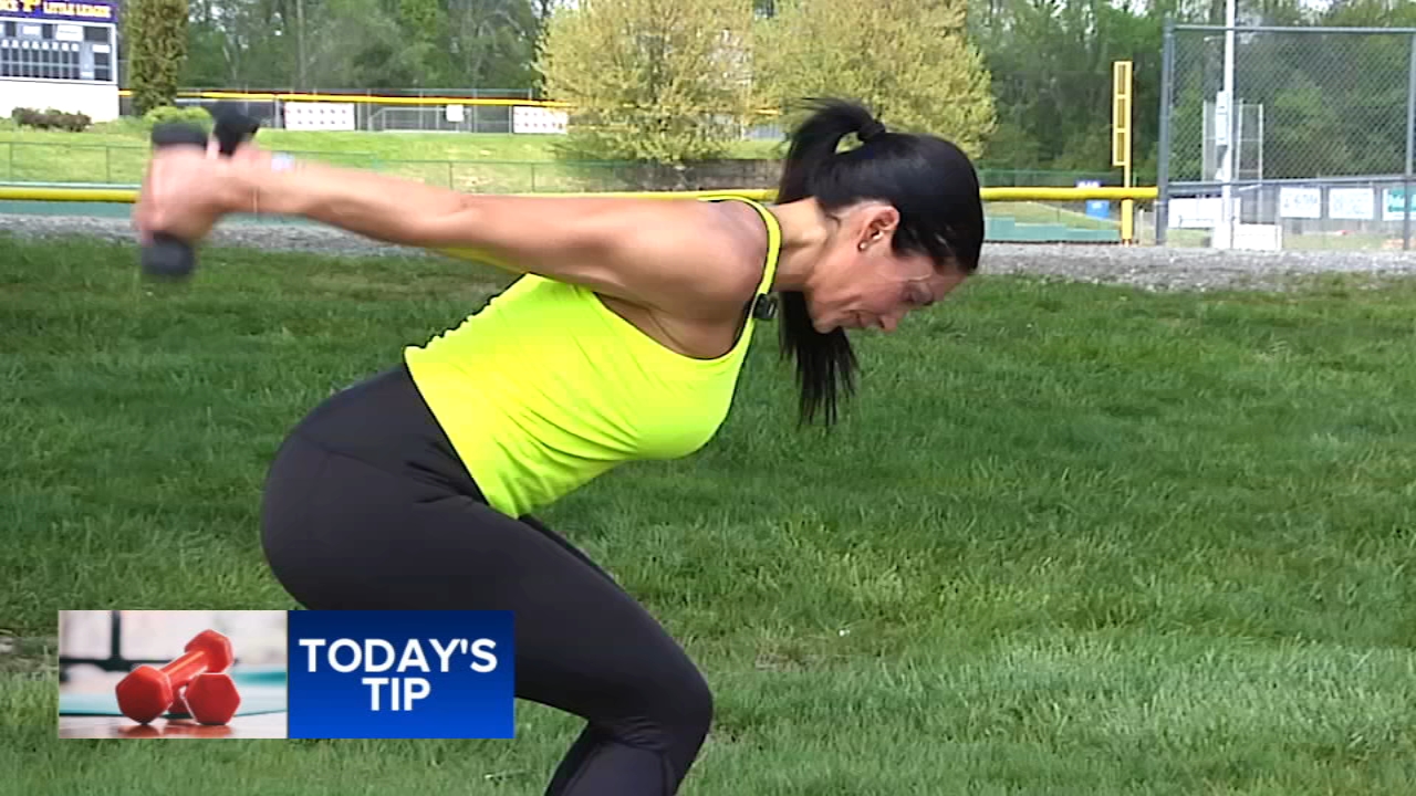 Fitness tip: Skinny squat with arm press
