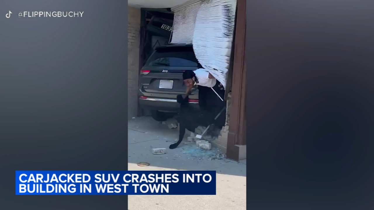 
SUV stolen from 76-year-old man crashes into building on NW Side: CPD