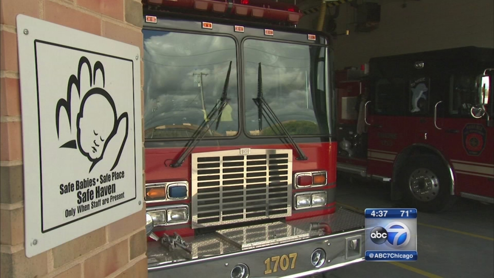 Young mother drops off twin boys at Phoenix fire station under Illinois
