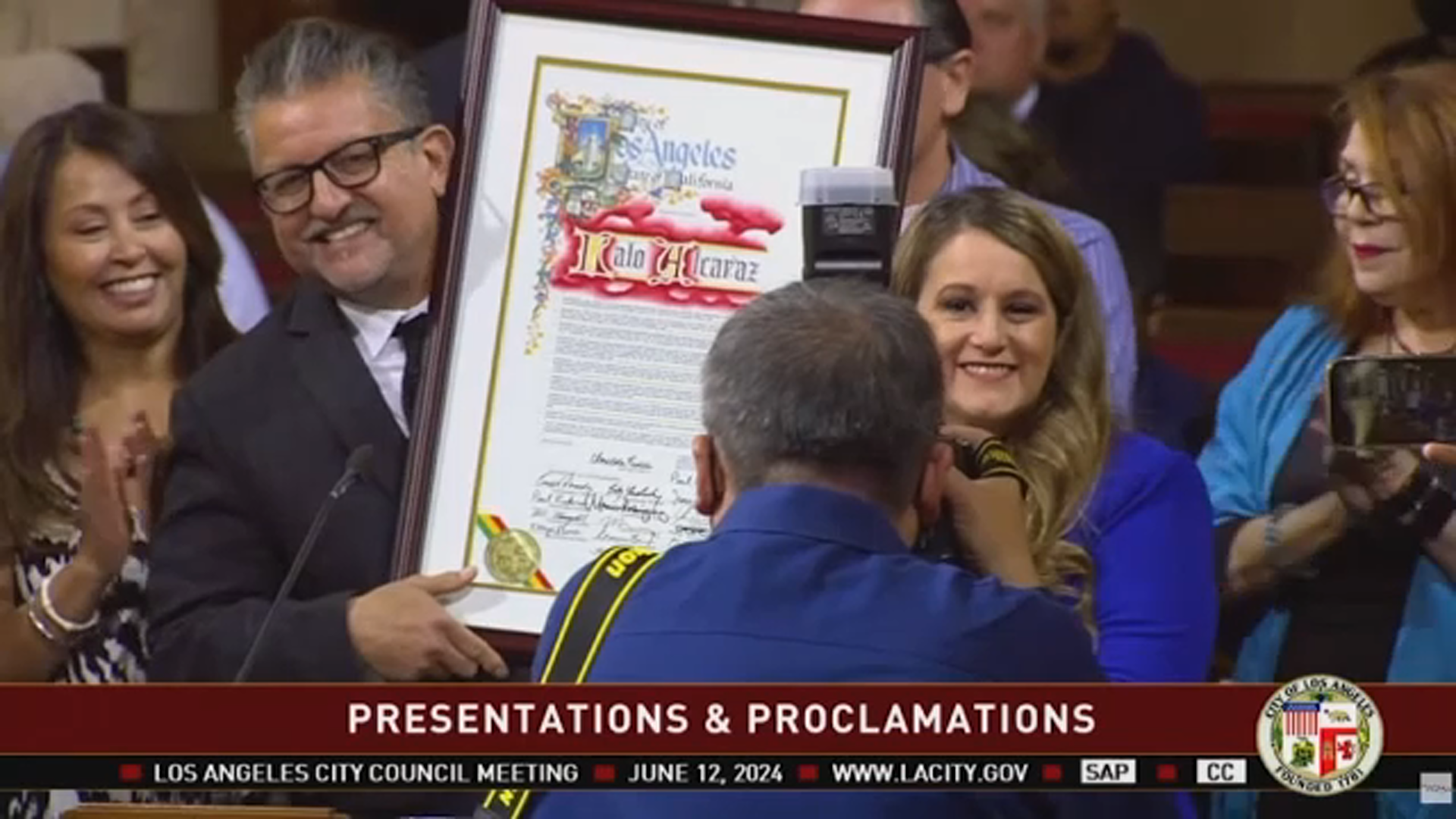 Lalo Alcaraz premiado por elevar las voces latinas en Los Ángeles