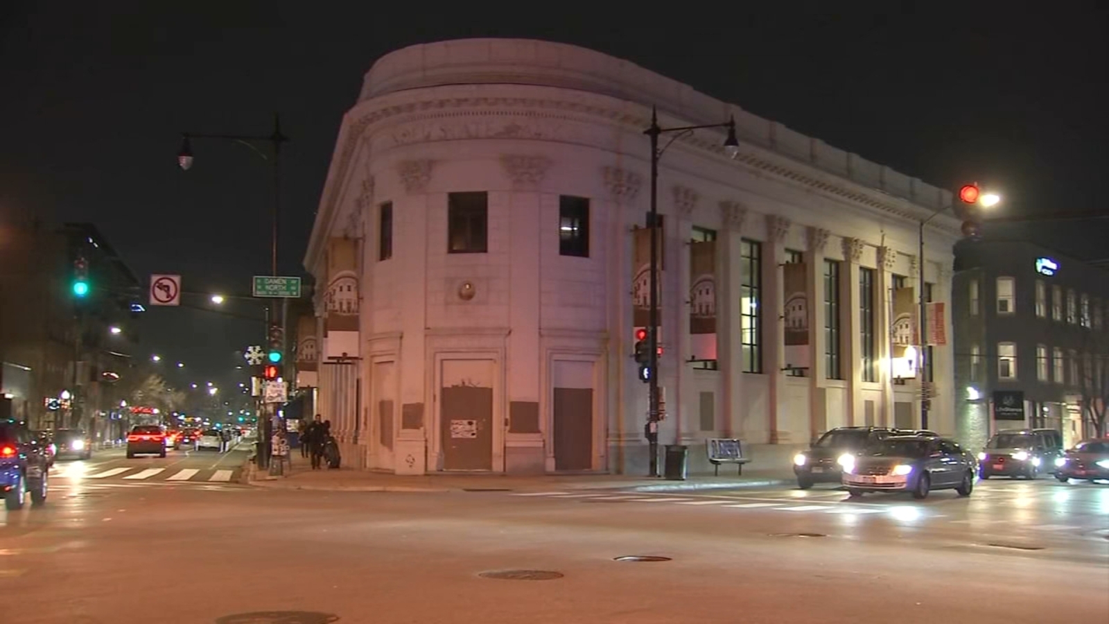 barnes-noble-chicago-bookseller-announces-grand-opening-date-for