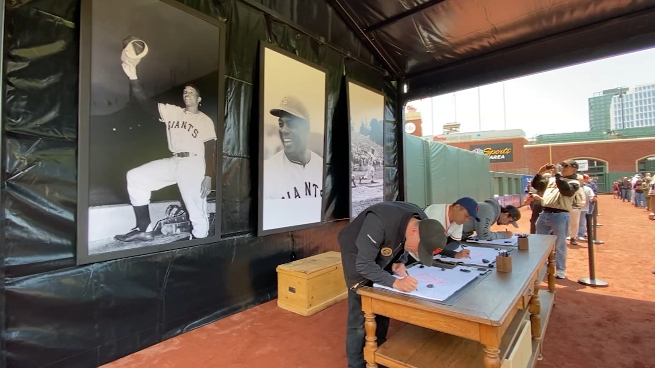 Fans pay tribute to Willie Mays at SF's Oracle Park