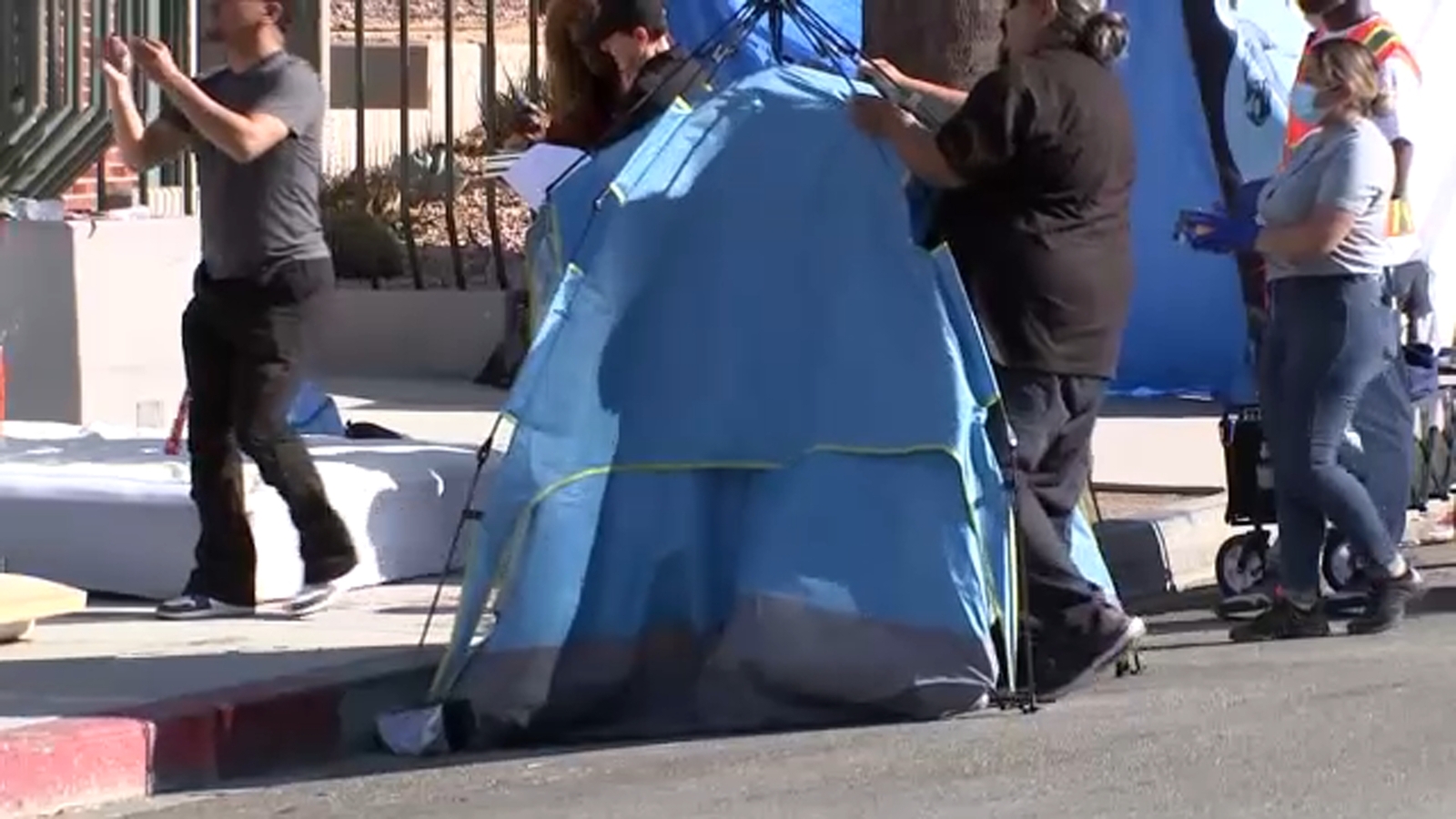 Homeless encampment in Hollywood cleared as part of Inside Safe; 20 people to be moved to motels