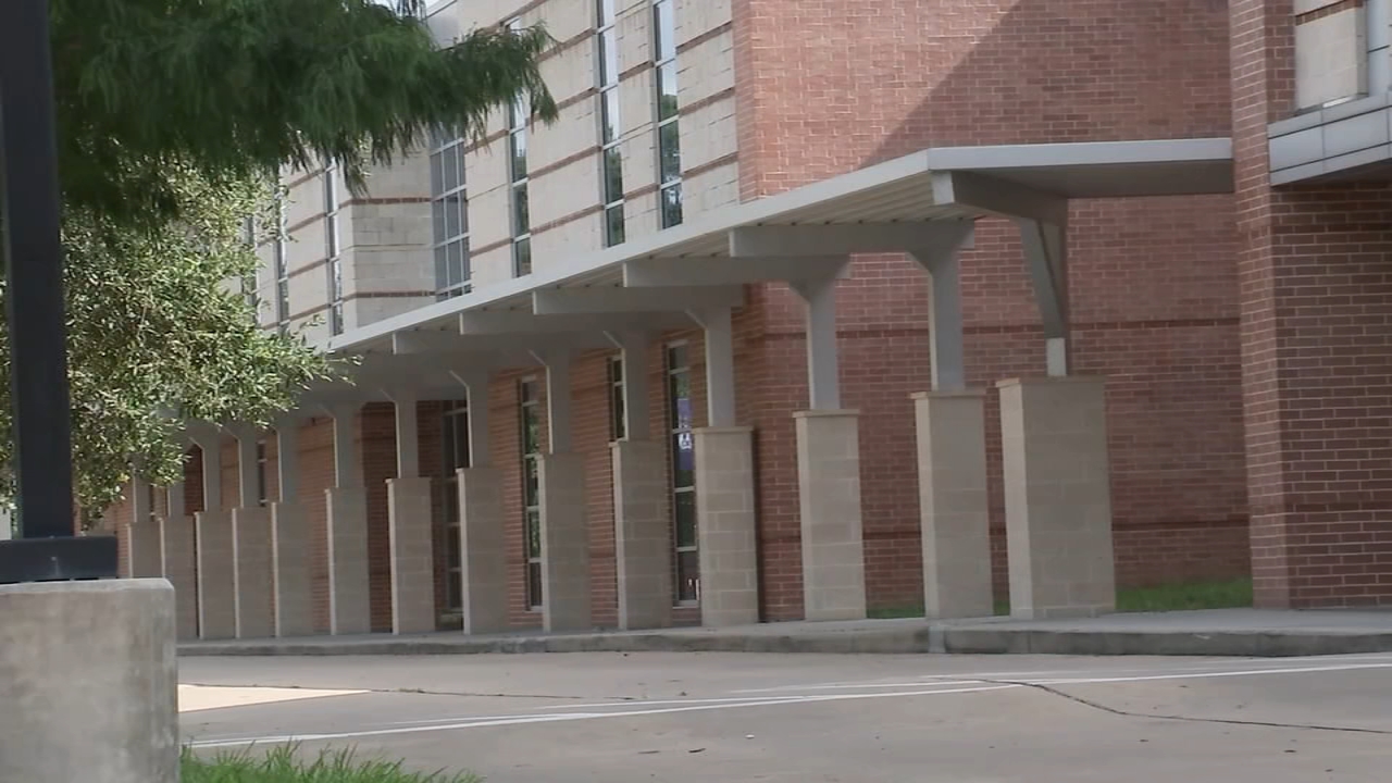 Teacher arrested, accused of kissing, hugging 14-year-old girl: docs