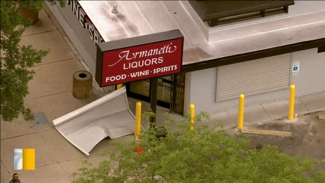 Thieves remove security gate from Ashburn liquor store, police say