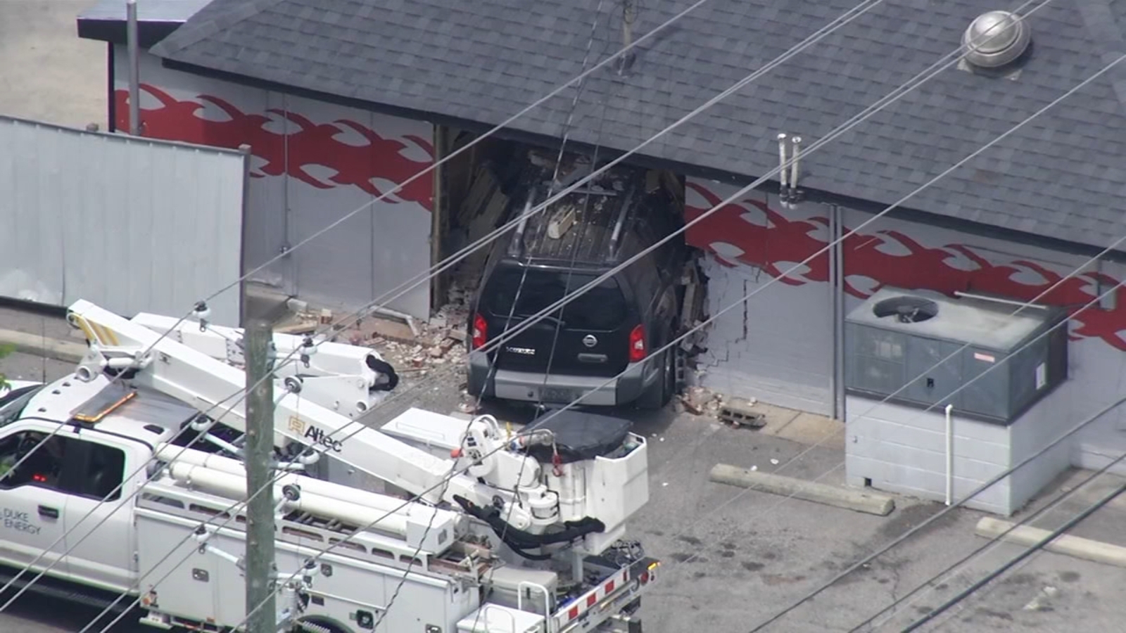 Driver injured after crashing SUV into Plan B Bar in Smithfield - ABC11 ...