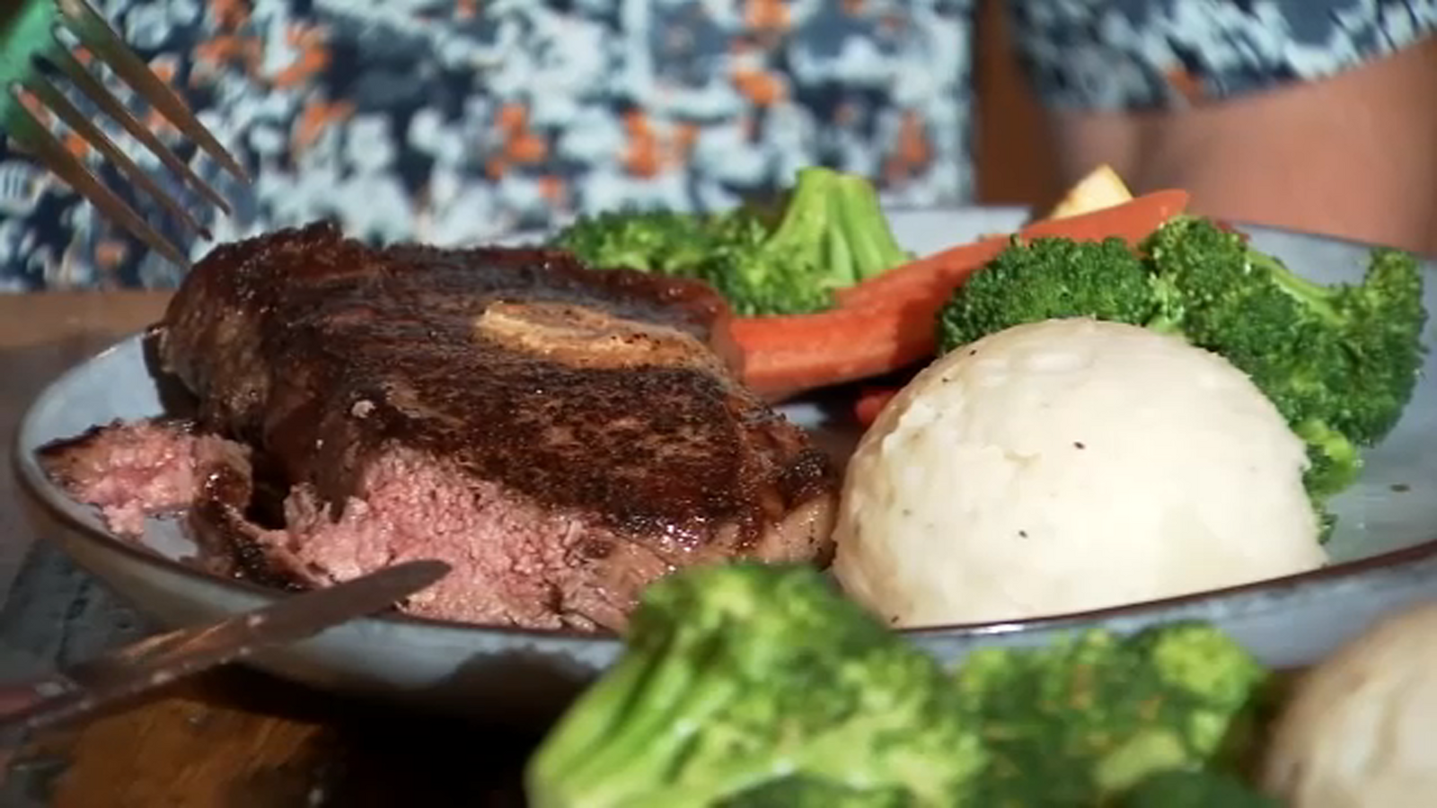 Dine and Dish: The Tradewinds Pub in Reedley