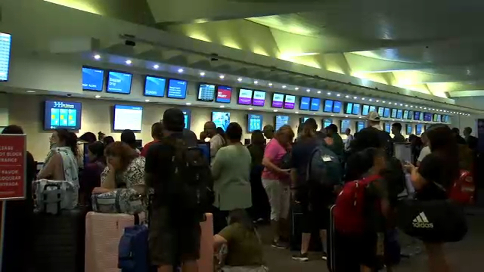 Worldwide computer outage causes major delays at Fresno Yosemite International Airport