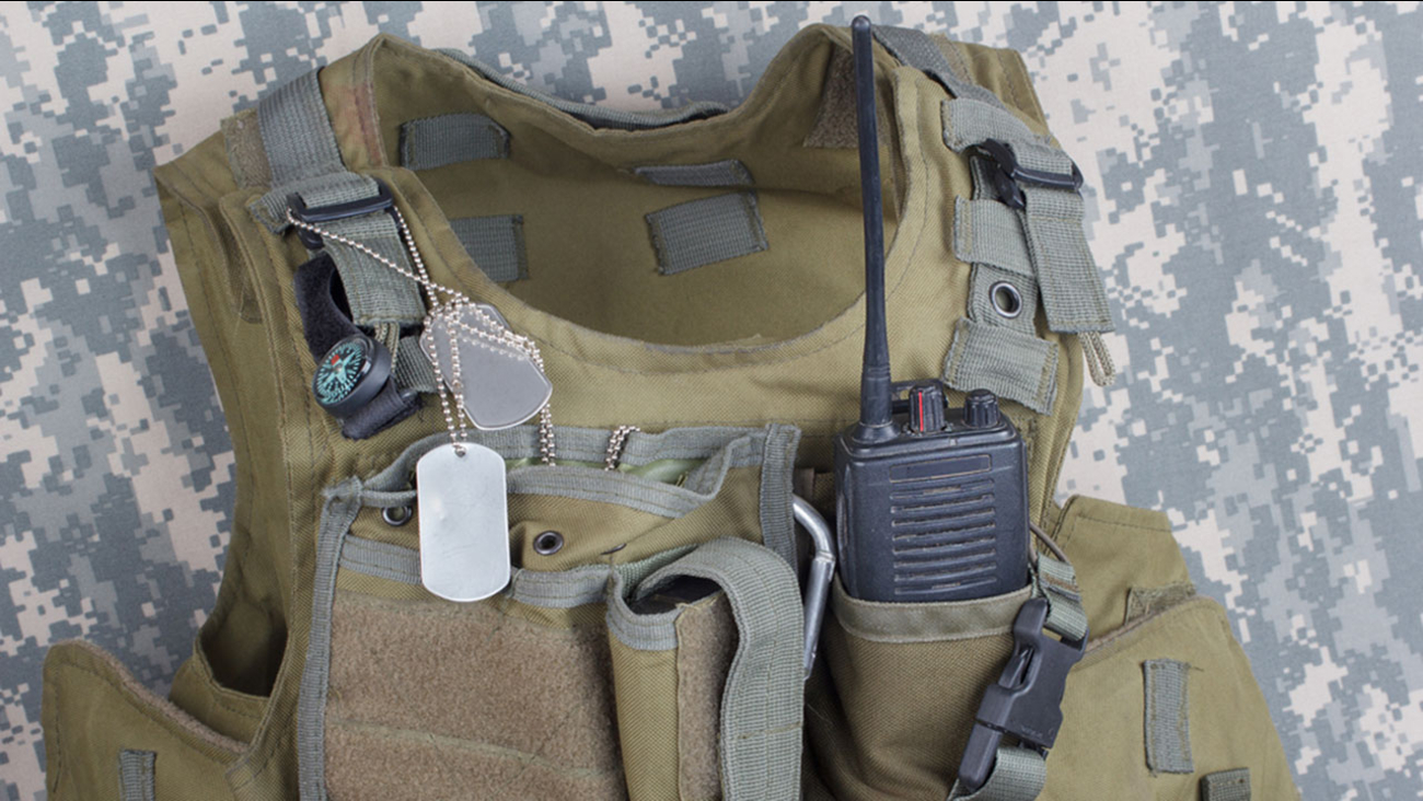 Police Man shot after asking if bulletproof vest works ABC13 Houston