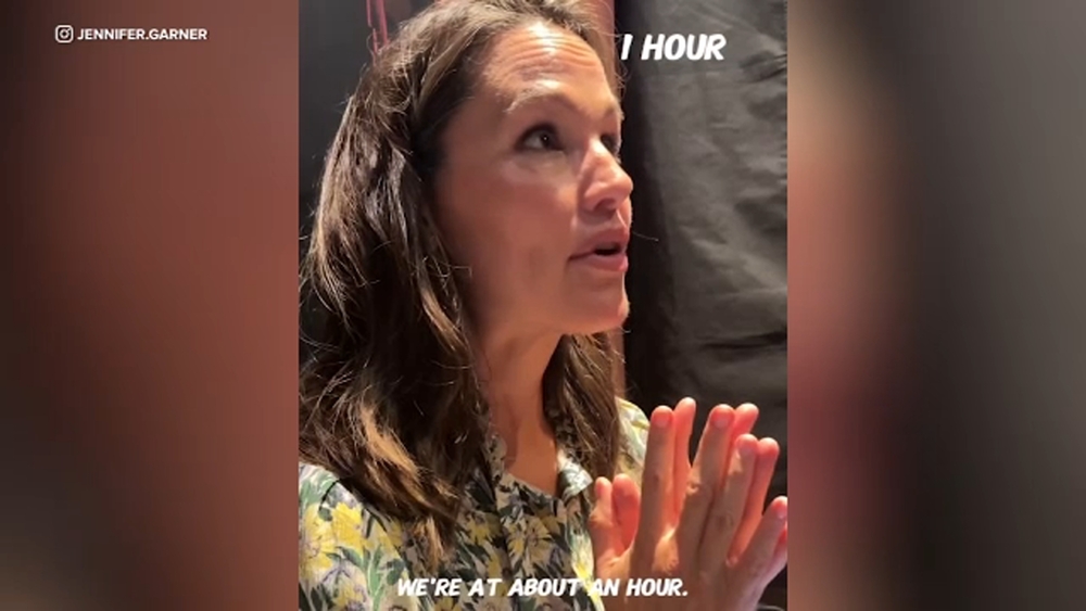 Jennifer Garner stuck inside elevator for over an hour at Comic-Con