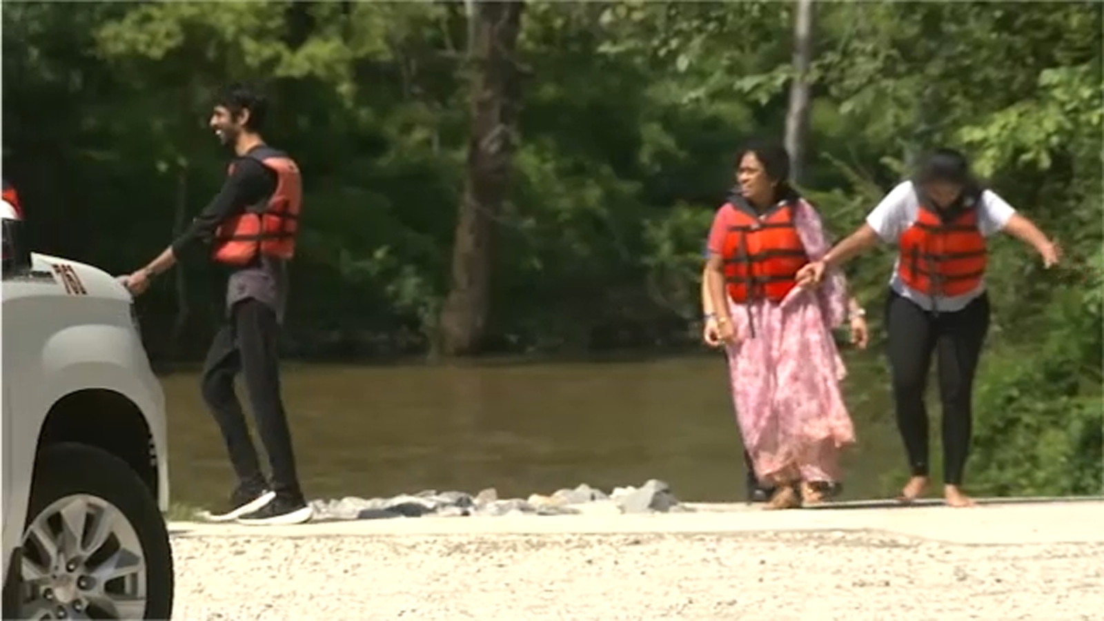 5 people rescued during kayak trip on Cape Fear River - ABC11 Raleigh ...