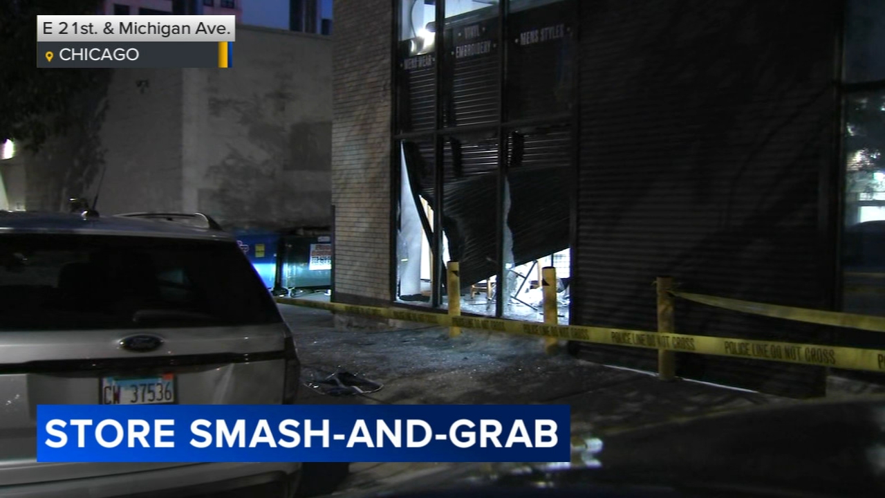 Burglars smash into South Loop clothing store: CPD