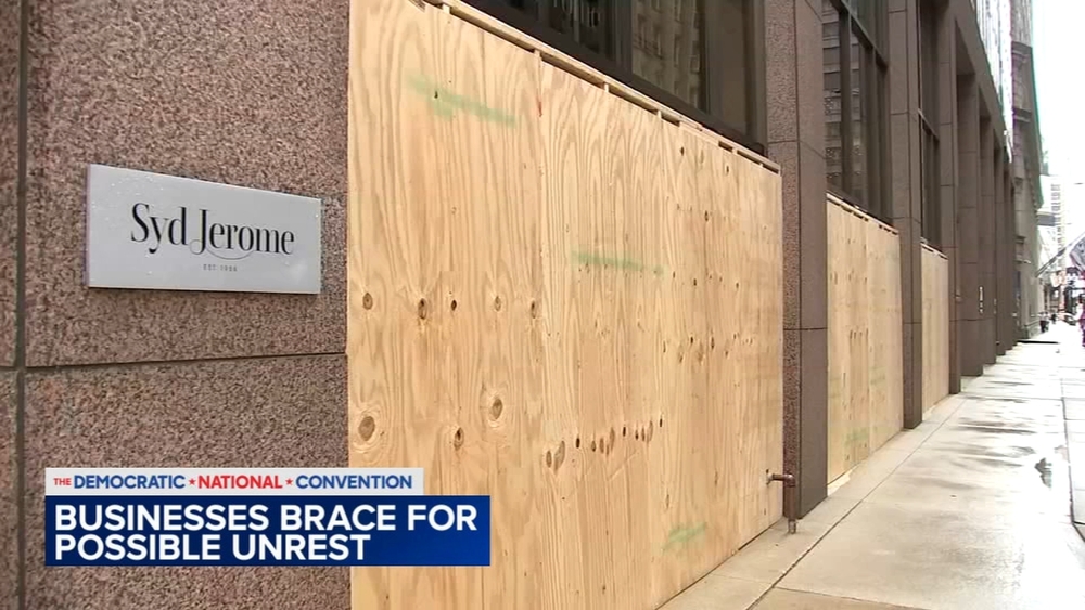 Concern over possible DNC unrest has some Loop businesses boarding up